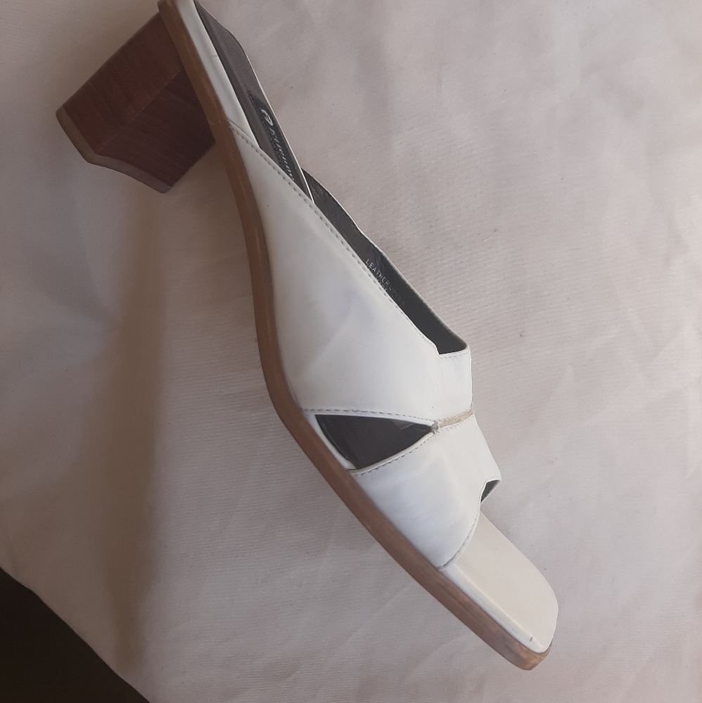 Etienne Aigner Leather square toe Sandals 8 1/2 M - Picture 2 of 9